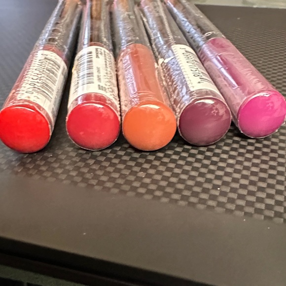❣️5|$25❣️Revlon ColorStay Matte Lite Crayon Lipstick . Your choice - Picture 2 of 7